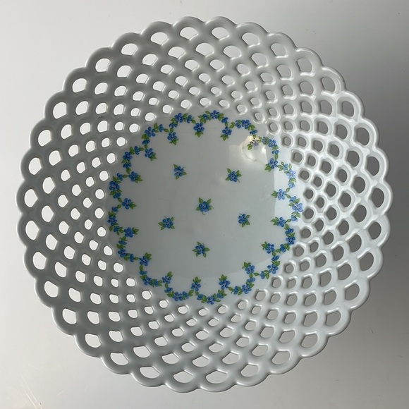 Wallendorf Vintage Porcelain Reticulated Pedestal Dish Compote - Picture 3 of 12